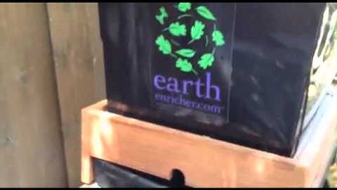 Earthenricher Continuous Flow Worm Bin vs. Stacking Bins