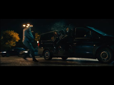 Кадр: Бой у Триумфальной арки — «Джон Уик 4»