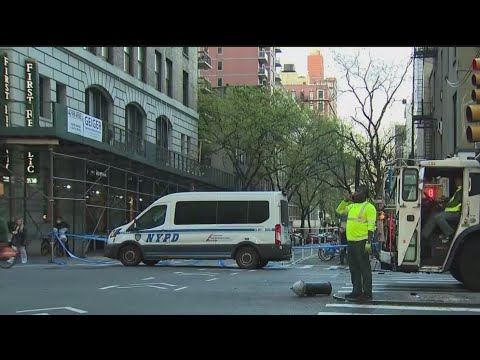 NYPD officer injured during traffic stop in Manhattan - YouTube