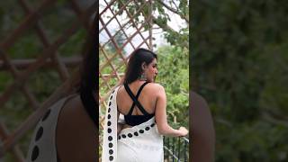 Amna Ilyas Looking Hot In Black Dotted White Saree