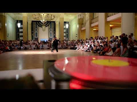 Dj Gus.Gustavo Rosas.DEMO Carlos y Maria Rivarola en St Petersburgo.junio 2013.Rusia.SL-1210 MKII