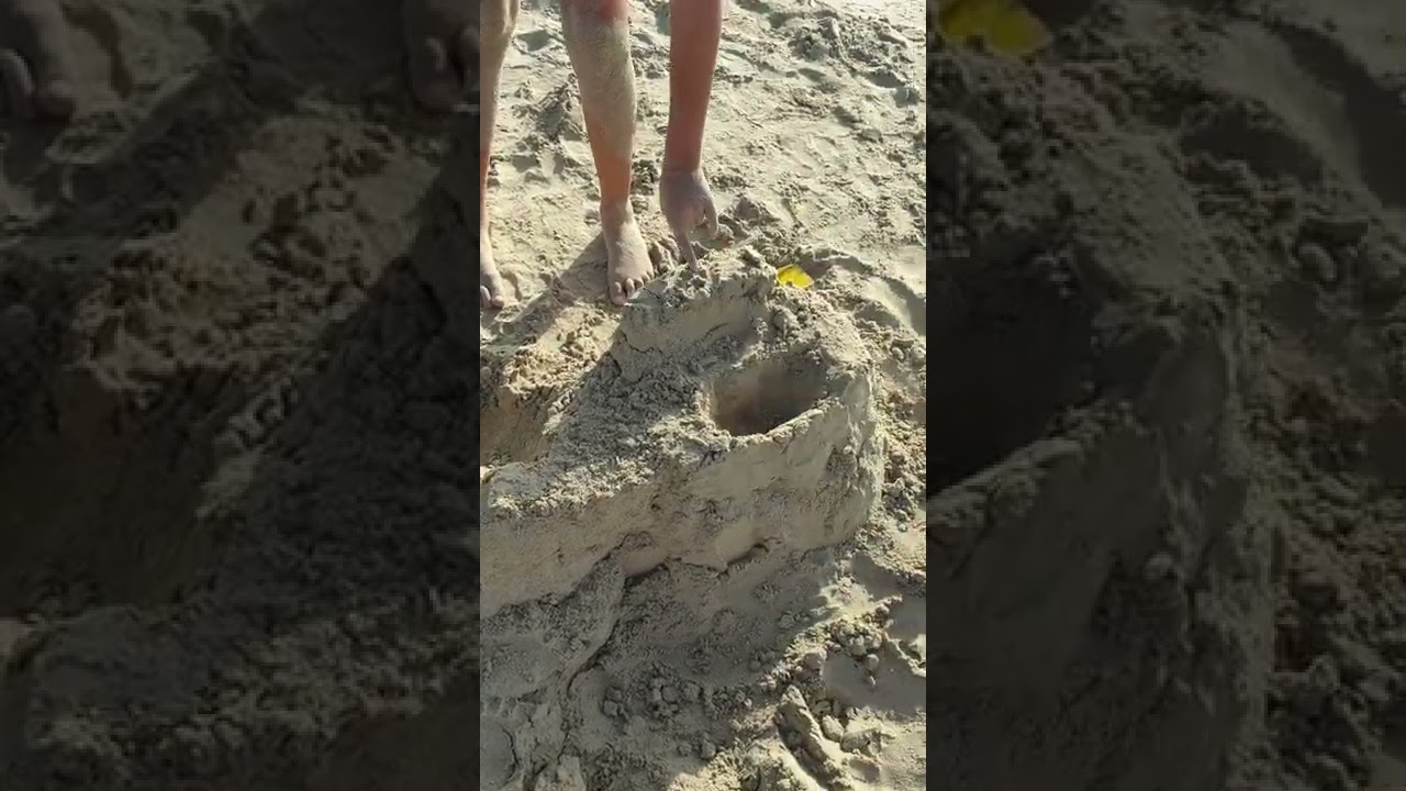 Who ever builds the best Sand City gets 10,000$!