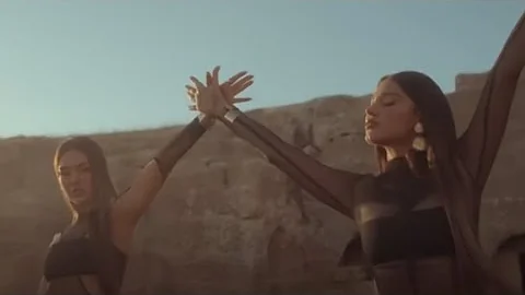 Dhurata Dora X Elvana Gjata - GAJDE (sped up)