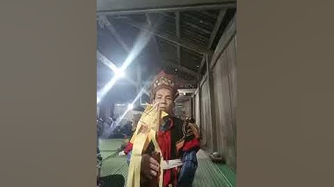 thầy tào lạng Sơn làm lễ chuẩn bị xuất quan tài của người nùng (tiếng dân tộc là mạ óc lò)