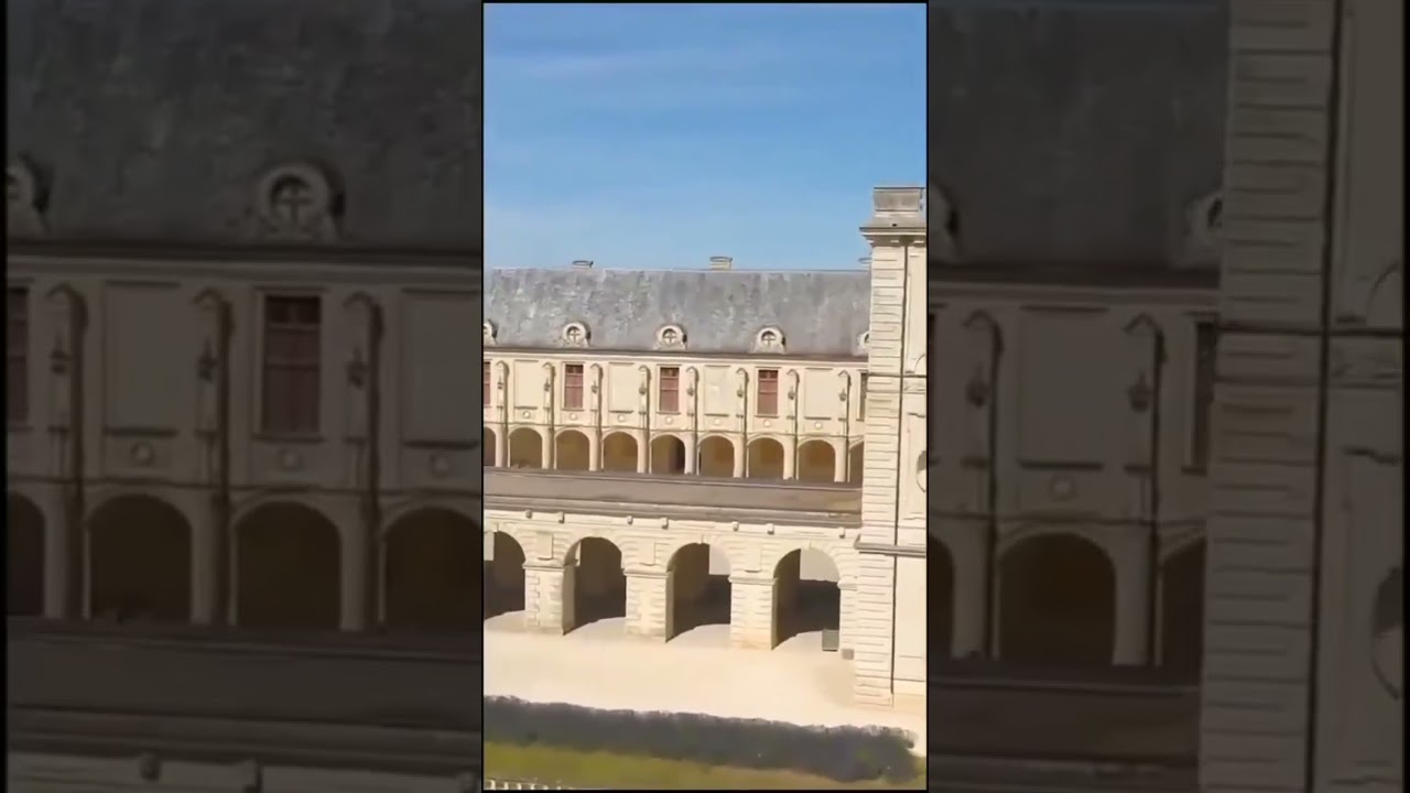 Старинный замок Уарон (Château d’Oiron)