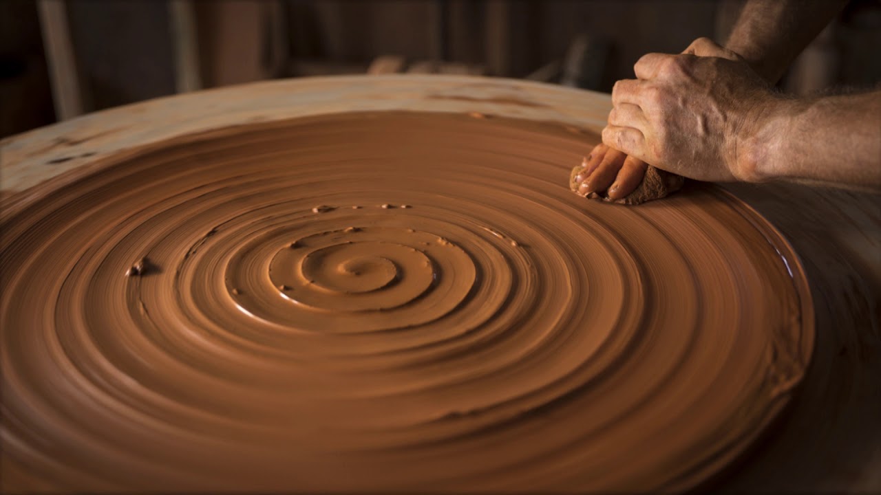 Figueras i Fills - Producció de testos de ceràmica de gran format