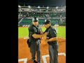 Acompaña al umpire en cada jugada. 🙌🏻