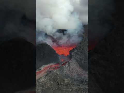 Видео: Извержение вулкана в Исландии| Невероятное зрелище 
