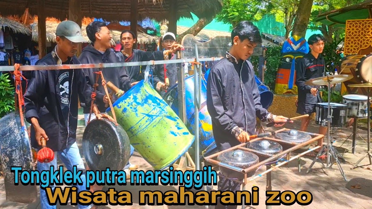 Tongklek putra marsinggih menghibur di wisata maharani zoo lamongan