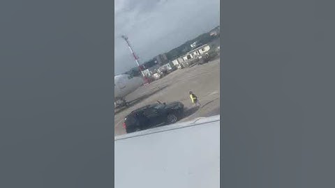 Ja kush i përcjell në aeroport kryeministrin Rama dhe bashkëshorten!