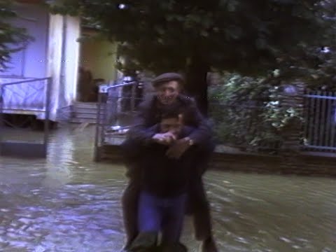 Esondazione Fiume Tevere a Ponte Valleceppi, PG - Filmato ...www.youtube.com › watch