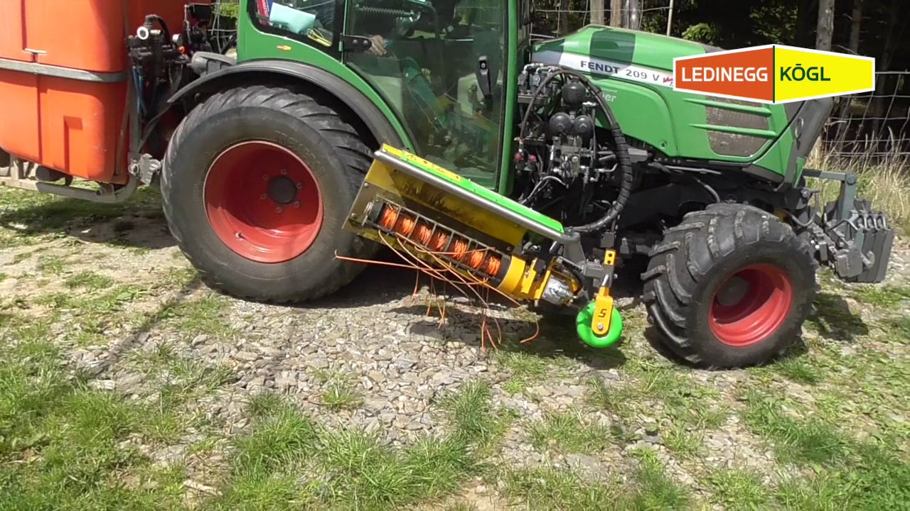 Salf BioAgri Zwischenachsanbau im Einsatz