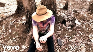 Victoria Crosby - Bush kids dont do well in the City (Official Music Video)