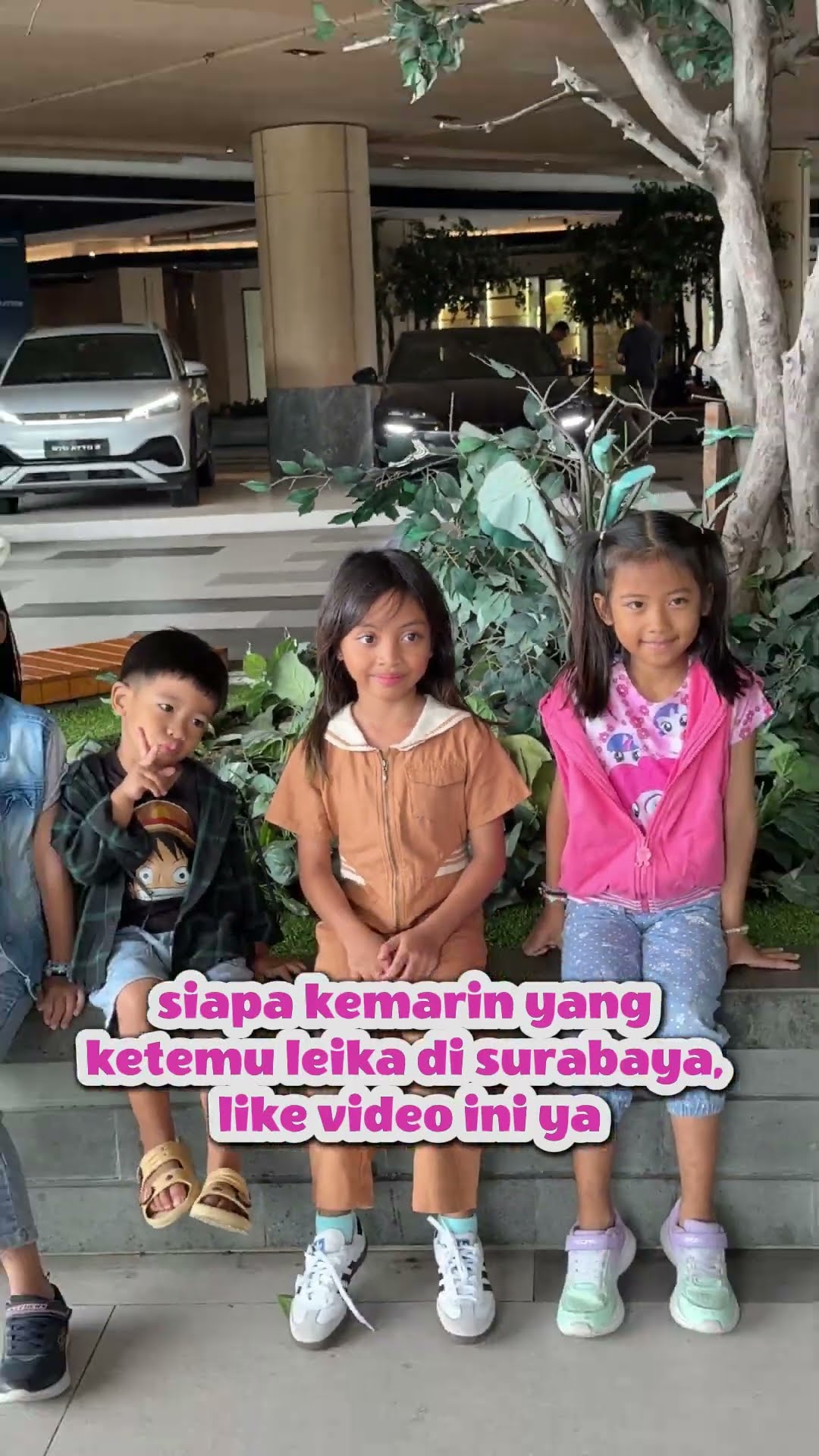LEIKA MET HER FANS IN SURABAYA, THANK YOU SO MUCH! ?  #leika #viral #shorts #funny #kids