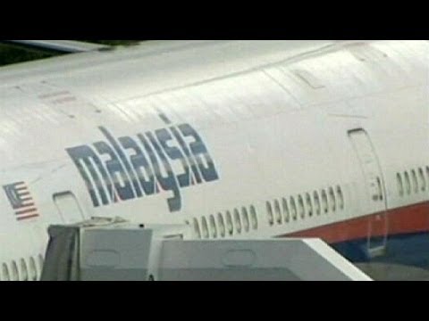 Malaysia Airlines flight missing with 239 on board
