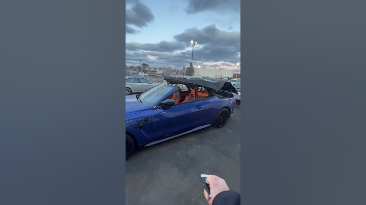 2022 BMW G83 M4 Convertible top closing