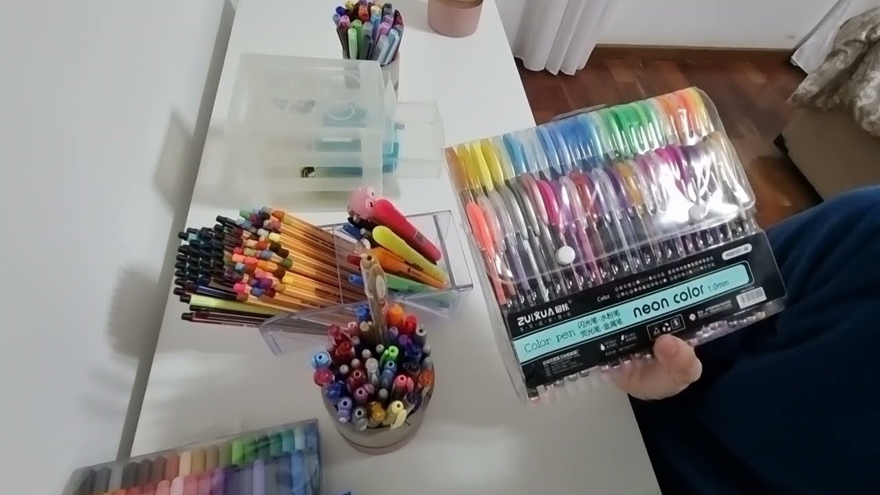 Organizando e mostrando meus materiais de papelaria | Tour pela minha escrivaninha (ASMR)