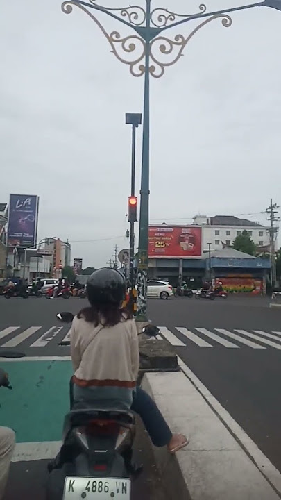 Suasana sore hari di perempatan GONDOMANAN YOGYAKARTA