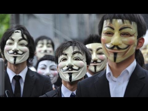 渋谷の街に仮面集団 アノニマス が抗議のゴミ拾い Youtube