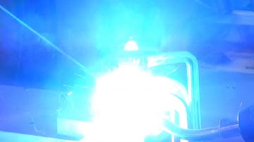 Synchro-feed on outside corners