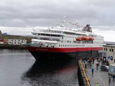 וִידֵאוֹ: Hurtigruten MS Richard With Coastal Liner סיור צילום