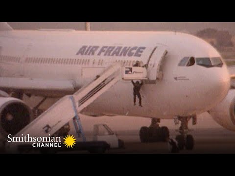 French Special Forces Storm a Kidnapped Air France Flight 🇫🇷 Air Disasters | Smithsonian