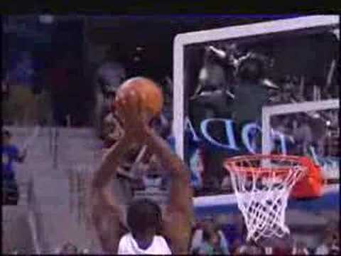 Lindsey Hunter's Poke lead to Jason Maxiell's Mons...