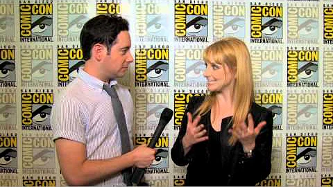 Melissa Rauch talks 'Big Bang Theory' and does the voice of Howard's mom!