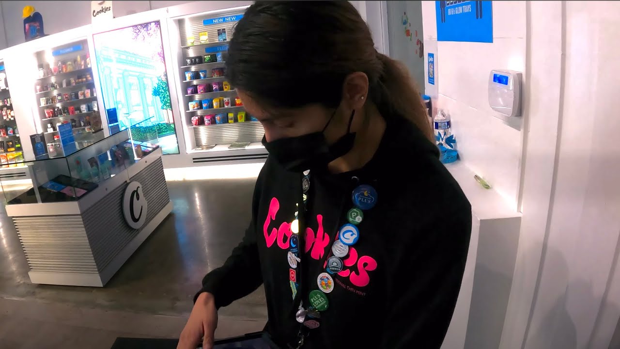 Asking Dispensary Workers If They Have A POLICY On BLINKER HITS!