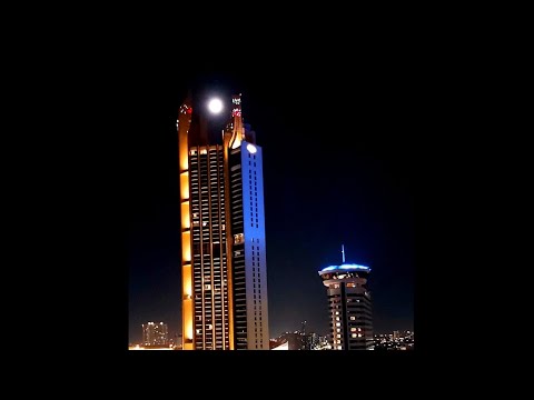 ICONSIAM : Classic Guitar By Autowws Chaiyaphum