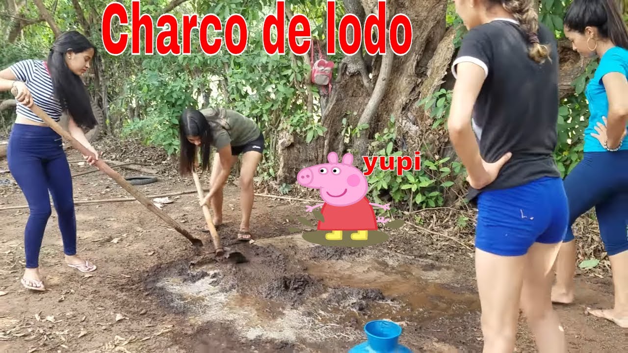 Para que será el charco de lodo que están preparando las muchachas.Juegos P9