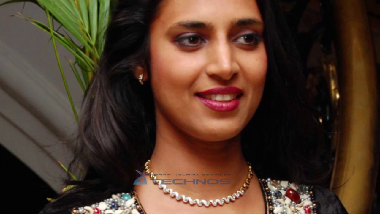 bollywood gossips latest 2019 Kasthuri Gives it back Rajini Fans