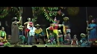 La Pinata Tiene Cacahuetes medley from MesoAmerican Christmas Revels 1994 Cambridge Massachusetts