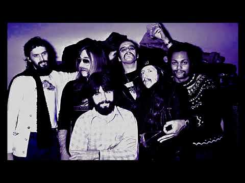 The Doobie Brothers- It Keeps You Runnin' (Slowed + Reverb)
