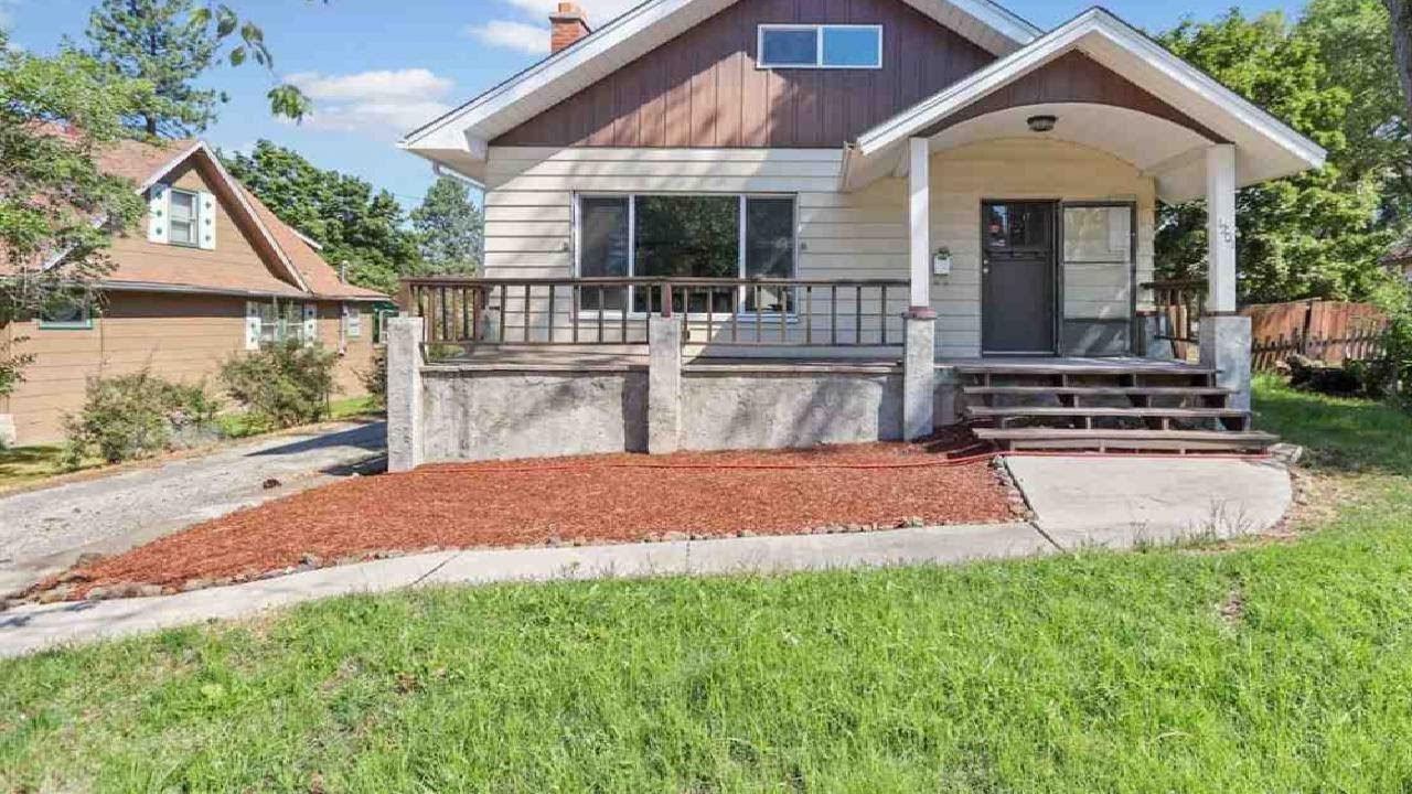 1201 E 34th, Spokane, WA Presented by Cindy Carrigan.