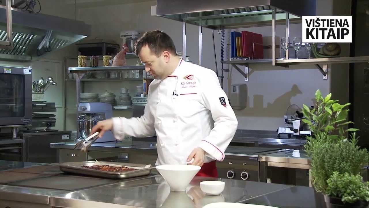 Kepti vištienos sparneliai su medaus ir vorčesterio glajumi