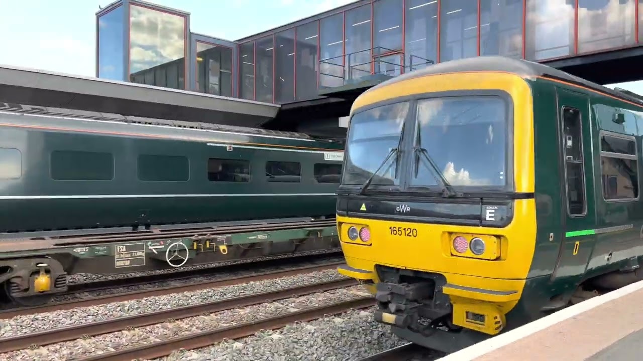 Trains at Oxford & didcot parkway - YouTube