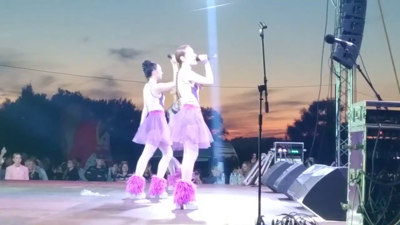 А Я.  ЯБЛОКИ  ЕЛА