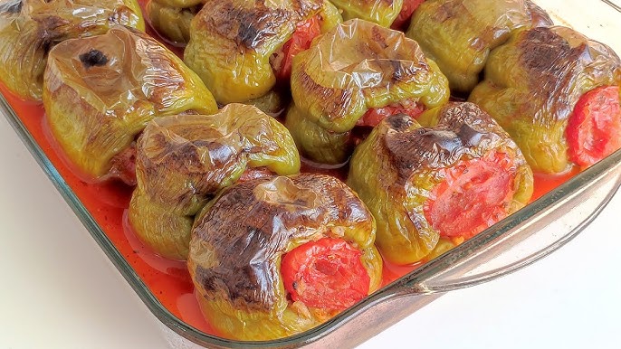 26.11.2023 G�n�n Yeme�i F�r�nda K�zarm�� Zeytinya�l� Dolma