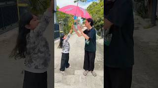 Kakak Dikasih Payung