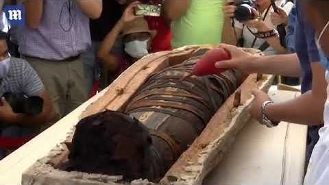 Mở nắp quan tài Ai Cập 2500 năm tuổi, ai nấy đều bất ngờ với cảnh tượng bên trong
