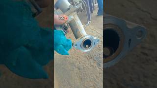 Tvs intorqbs6 throttlebody cleaning😱🛠️🧑🔧#trendingshorts #mechanicgarage #trendingreels #viralshorts
