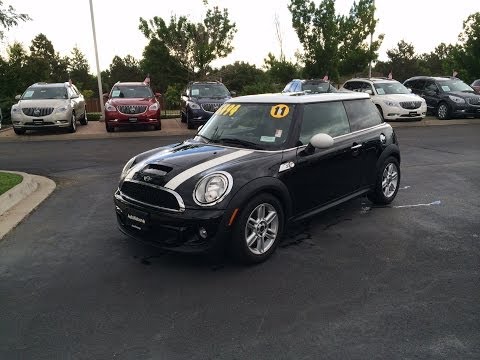 2011-mini-cooper-s-6-speed-hardtop-(start-up,-in-depth-tour,-and-review)