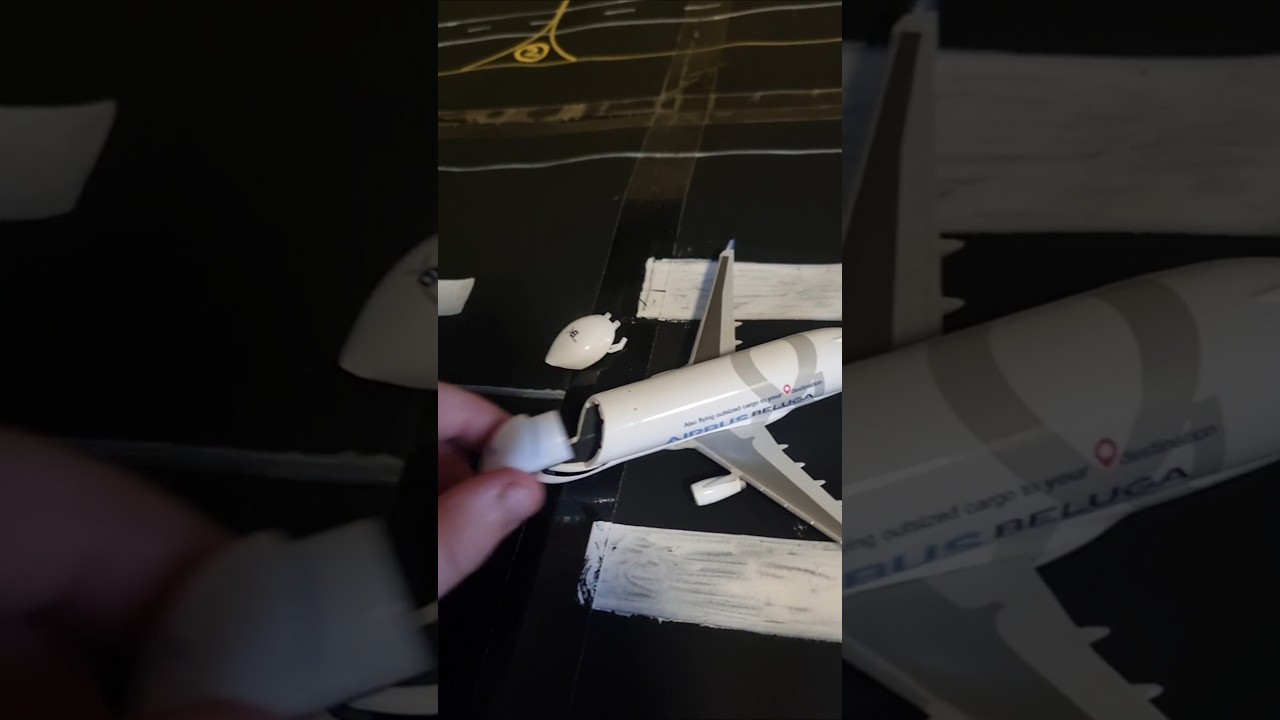 Unboxing a herpa airbus beluga xl 
