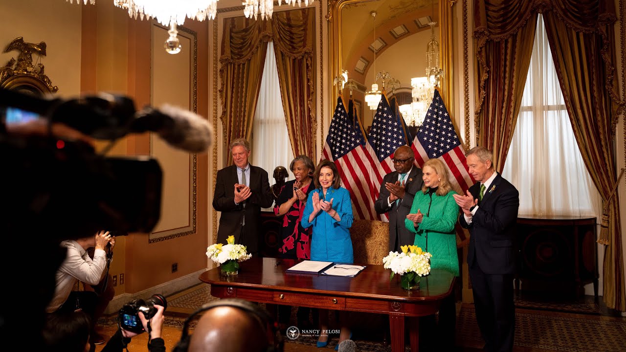 Speaker Pelosi Enrolls the Postal Service Reform Act