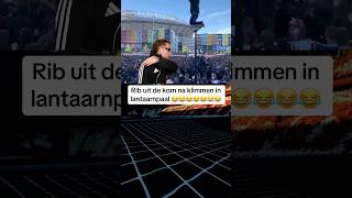 Dacht Even Die Lantaarnpaal In Te Klimmen