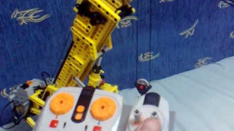 Lego Technic 8421 Mobile Crane with new pilot pf Hook works