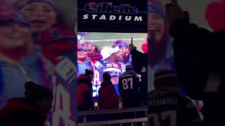 Martellus Bennett dancing w Pats cheerleaders to Whitney with us 2017 AFC Champs!