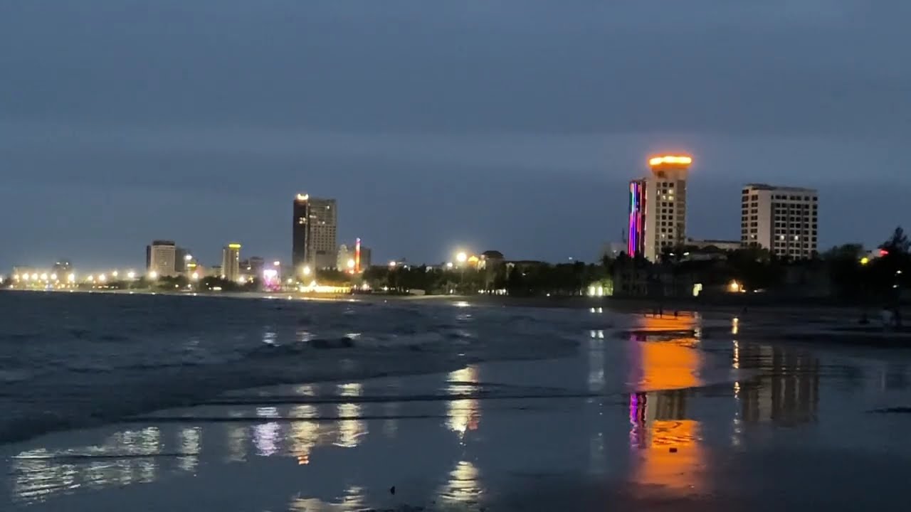 Pengalaman pertama mengunjungi resor tepi pantai terkenal.