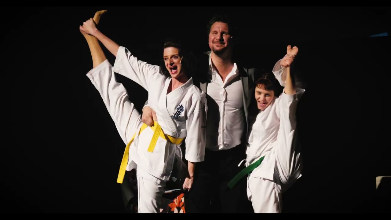 Pintér Béla és Társulata: Anyaszemefénye (trailer)